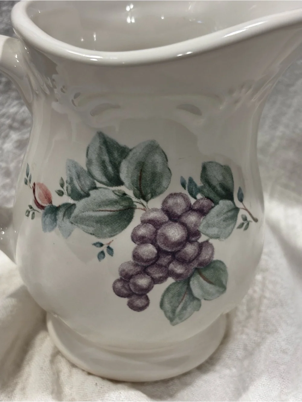 Vintage Pfaltzgraff Grapevine Creamer Pitcher Discontinued Pattern 12 oz